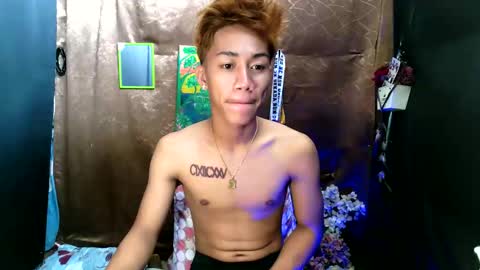 Snapshot of naugthyboyloy chatting on September 23, 4:04 am Loy online show from September 23, 4:04 am