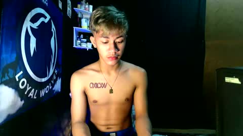 Snapshot of naugthyboyloy chatting on November 7, 8:09 pm Loy online show from November 7, 8:09 pm