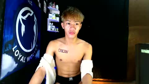 Snapshot of naugthyboyloy chatting on November 15, 2:46 pm Loy online show from November 15, 2:46 pm