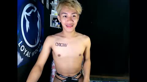 Snapshot of naugthyboyloy chatting on November 27, 2:30 pm Loy online show from November 27, 2:30 pm