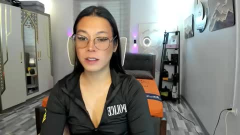 Snapshot of naugtycummer69 chatting on October 4, 5:49 am JAY online show from October 4, 5:49 am