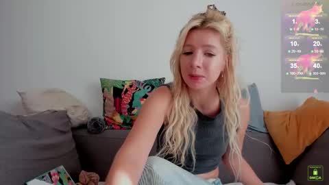 Snapshot of nautica_therapy chatting on November 5, 10:04 am Nautica online show from November 5, 10:04 am