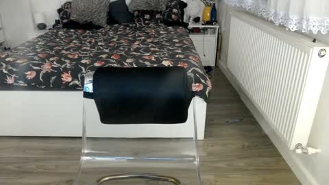 Snapshot of nauty_leila chatting on January 30, 12:37 pm KimBeee online show from January 30, 12:37 pm