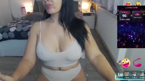 Snapshot of nauty_leila chatting on February 14, 6:56 am KimBeee online show from February 14, 6:56 am