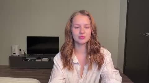 Mia online show from June 23, 10:08 pm