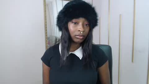 Snapshot of nayariskaya chatting on May 15, 4:14 pm Nayaris 3 online show from May 15, 4:14 pm