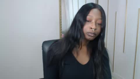 Snapshot of nayariskaya chatting on June 6, 1:27 pm Nayaris 3 online show from June 6, 1:27 pm