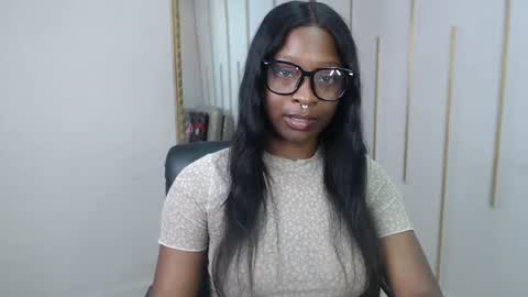 Snapshot of nayariskaya chatting on June 15, 2:36 am Nayaris 3 online show from June 15, 2:36 am