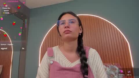 Snapshot of nayecloud chatting on November 30, 3:43 am Naye online show from November 30, 3:43 am