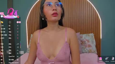 Snapshot of nayecloud chatting on December 5, 3:59 am Naye online show from December 5, 3:59 am