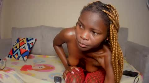 Snapshot of nayela_ chatting on July 17, 12:45 pm nayela_ online show from July 17, 12:45 pm