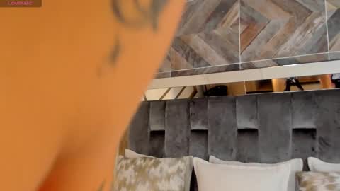    online show from November 8, 11:54 am