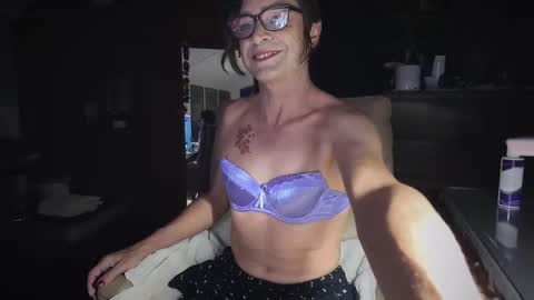 Hi Im CJ online show from February 21, 9:32 am