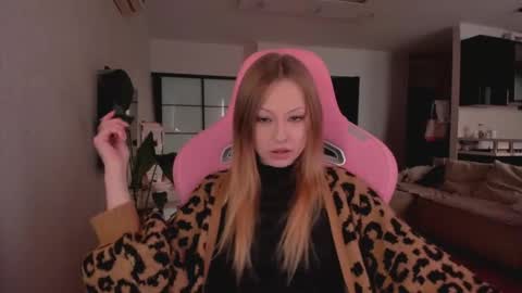 m a r i a online show from February 12, 1:59 pm