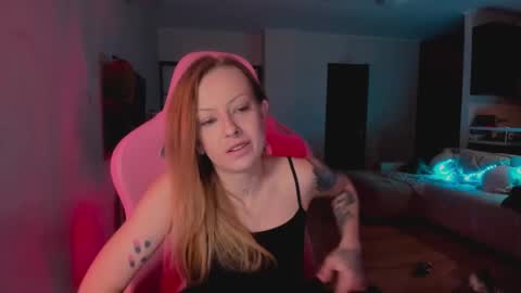 m a r i a online show from February 15, 9:59 pm