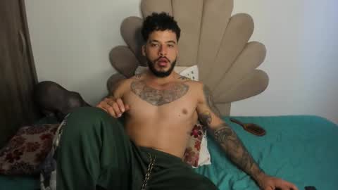 Snapshot of neeii chatting on October 27, 8:24 pm Nei turn green online show from October 27, 8:24 pm