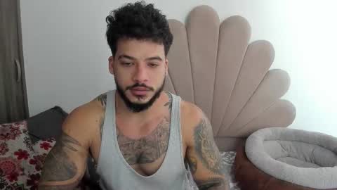 Snapshot of neeii chatting on November 16, 12:44 pm Nei turn green online show from November 16, 12:44 pm