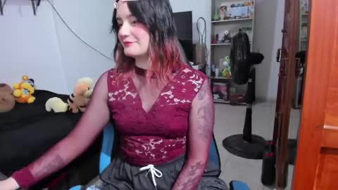 Geek Nicole    im Neeko UwU online show from April 24, 1:35 pm