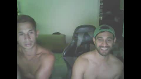 Snapshot of nefe7 chatting on March 8, 8:03 pm Nek y Ema online show from March 8, 8:03 pm