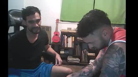 Snapshot of nefe7 chatting on December 16, 2:49 am Nek y Ema online show from December 16, 2:49 am