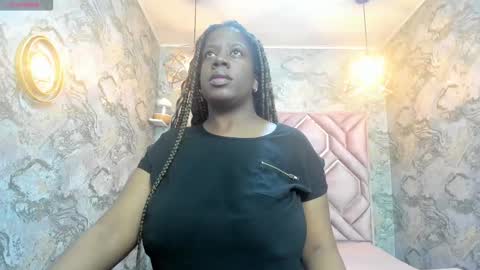 Snapshot of neffertiry_ebonny chatting on October 15, 4:40 pm Nefer online show from October 15, 4:40 pm