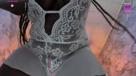 Snapshot of neffertiry_ebonny chatting on November 20, 6:24 am Nefer online show from November 20, 6:24 am