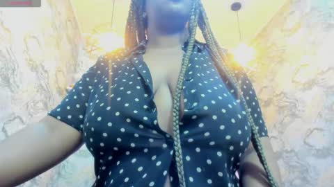 Snapshot of neffertiry_ebonny chatting on December 2, 7:14 am Nefer online show from December 2, 7:14 am