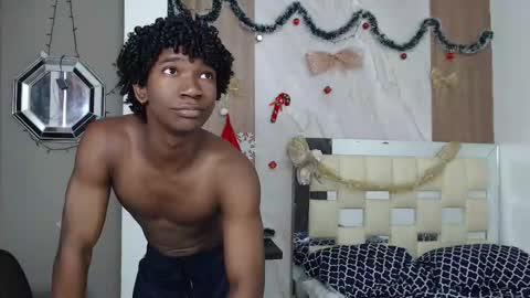Snapshot of negga_cum chatting on January 7, 2:19 pm NEGGA online show from January 7, 2:19 pm