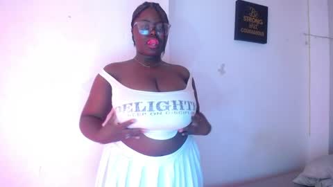  CHIKY  online show from May 5, 3:14 am