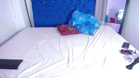 Snapshot of neighbor_ebony chatting on May 16, 8:55 am CHIKY online show from May 16, 8:55 am
