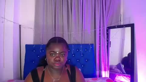 Snapshot of neighbor_ebony chatting on July 3, 3:24 am CHIKY online show from July 3, 3:24 am