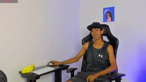 Snapshot of neitan_miller chatting on May 25, 1:28 pm neitan online show from May 25, 1:28 pm