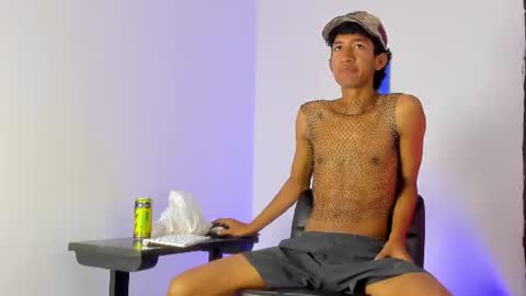 Snapshot of neitan_miller chatting on June 22, 2:25 pm neitan online show from June 22, 2:25 pm