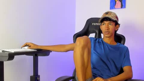 Snapshot of neitan_miller chatting on June 23, 1:09 pm neitan online show from June 23, 1:09 pm