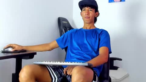 Snapshot of neitan_miller chatting on July 16, 1:28 pm neitan online show from July 16, 1:28 pm