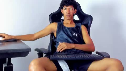 Snapshot of neitan_miller chatting on July 18, 2:43 pm neitan online show from July 18, 2:43 pm