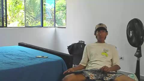 Snapshot of neitan_miller chatting on July 27, 3:41 pm neitan online show from July 27, 3:41 pm