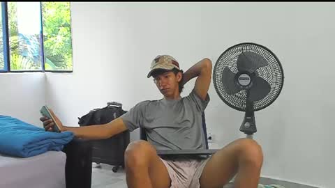 Snapshot of neitan_miller chatting on July 28, 12:48 pm neitan online show from July 28, 12:48 pm