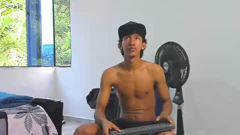 Snapshot of neitan_miller chatting on July 29, 1:20 pm neitan online show from July 29, 1:20 pm
