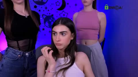 Snapshot of nekky_mouse chatting on May 14, 1:51 pm Meow online show from May 14, 1:51 pm