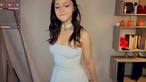 Vicky and Beatrice online show from April 24, 7:16 pm