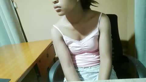 Snapshot of nelia_84 chatting on May 5, 11:57 pm nelia_84 online show from May 5, 11:57 pm