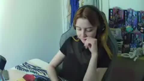 lily online show from June 24, 10:25 am
