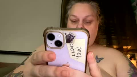 Snapshot of nellatlas chatting on November 16, 12:27 am Nellie Atlas online show from November 16, 12:27 am