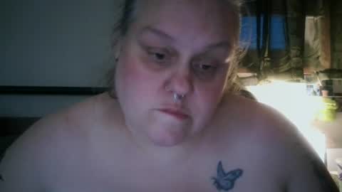 Snapshot of nellatlas chatting on July 4, 12:39 am Nellie Atlas online show from July 4, 12:39 am
