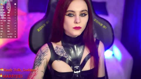 Snapshot of nelle_ chatting on October 1, 11:49 am online show from October 1, 11:49 am