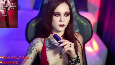 Snapshot of nelle_ chatting on November 10, 6:07 pm online show from November 10, 6:07 pm