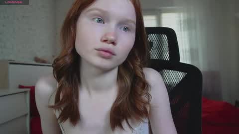 Snapshot of nellie_baby chatting on May 31, 12:01 pm Nellie online show from May 31, 12:01 pm