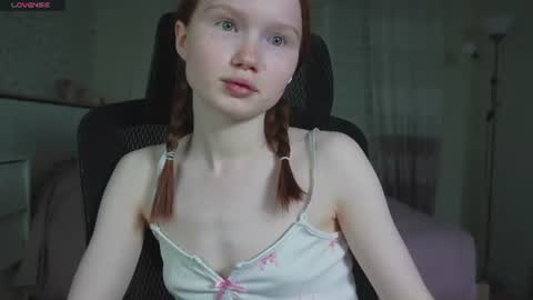 Snapshot of nellie_baby chatting on June 10, 7:46 pm Nellie online show from June 10, 7:46 pm