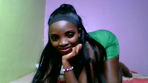 Snapshot of nelly_ebony5 chatting on June 14, 8:22 pm nelly_ebony5 online show from June 14, 8:22 pm